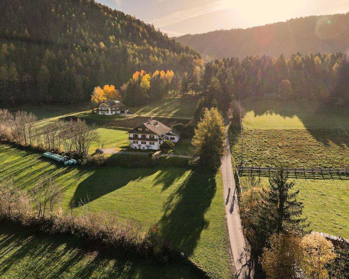 Oberlechnerhof Bed & Breakfast Разун ди Сопра Екстериор снимка
