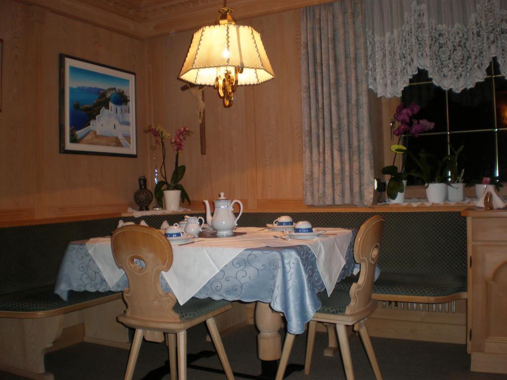 Oberlechnerhof Bed & Breakfast Разун ди Сопра Екстериор снимка