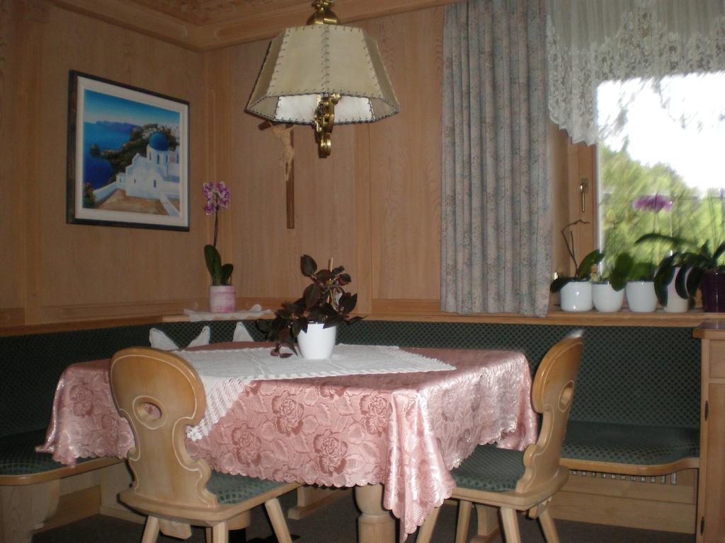 Oberlechnerhof Bed & Breakfast Разун ди Сопра Екстериор снимка