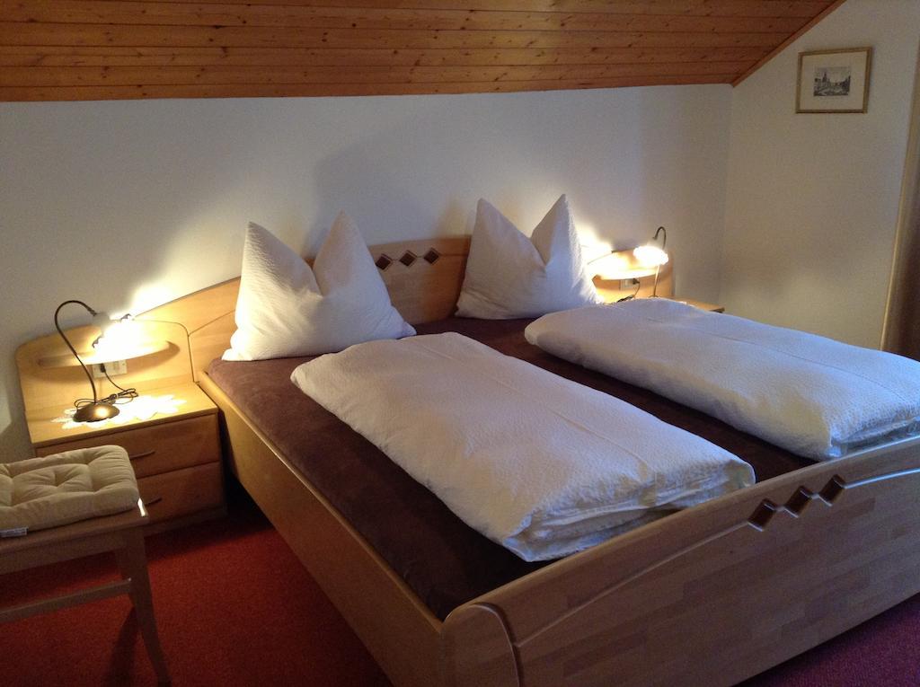 Oberlechnerhof Bed & Breakfast Разун ди Сопра Стая снимка