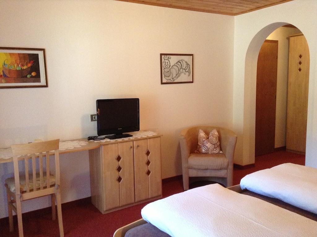 Oberlechnerhof Bed & Breakfast Разун ди Сопра Екстериор снимка