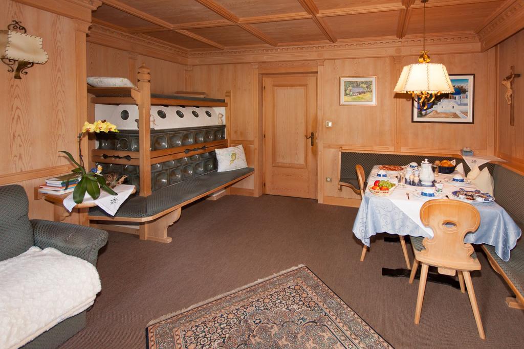 Oberlechnerhof Bed & Breakfast Разун ди Сопра Екстериор снимка