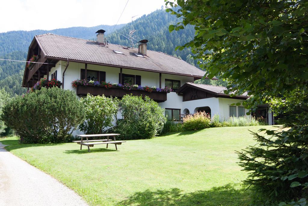 Oberlechnerhof Bed & Breakfast Разун ди Сопра Екстериор снимка