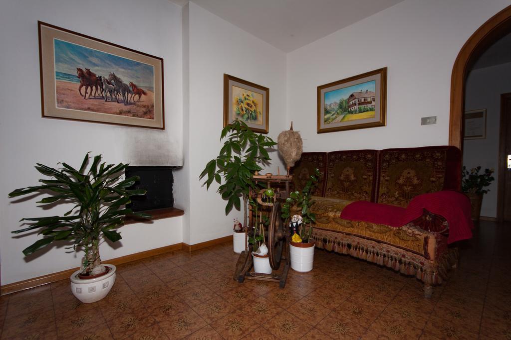 Oberlechnerhof Bed & Breakfast Разун ди Сопра Екстериор снимка