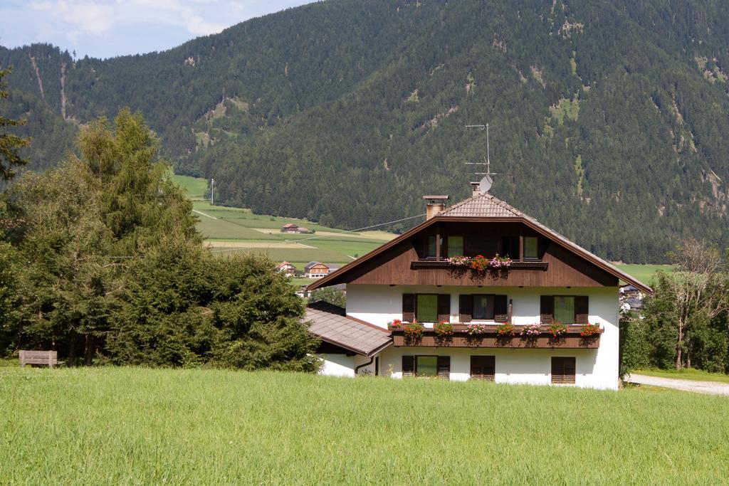 Oberlechnerhof Bed & Breakfast Разун ди Сопра Екстериор снимка