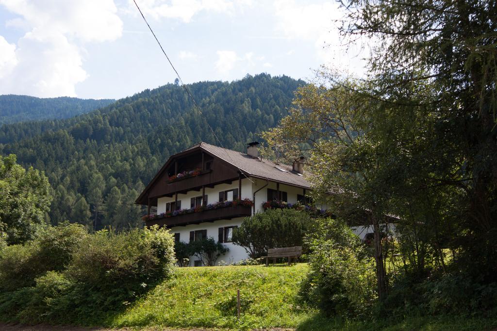 Oberlechnerhof Bed & Breakfast Разун ди Сопра Екстериор снимка