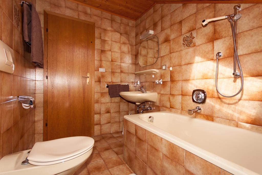 Oberlechnerhof Bed & Breakfast Разун ди Сопра Екстериор снимка